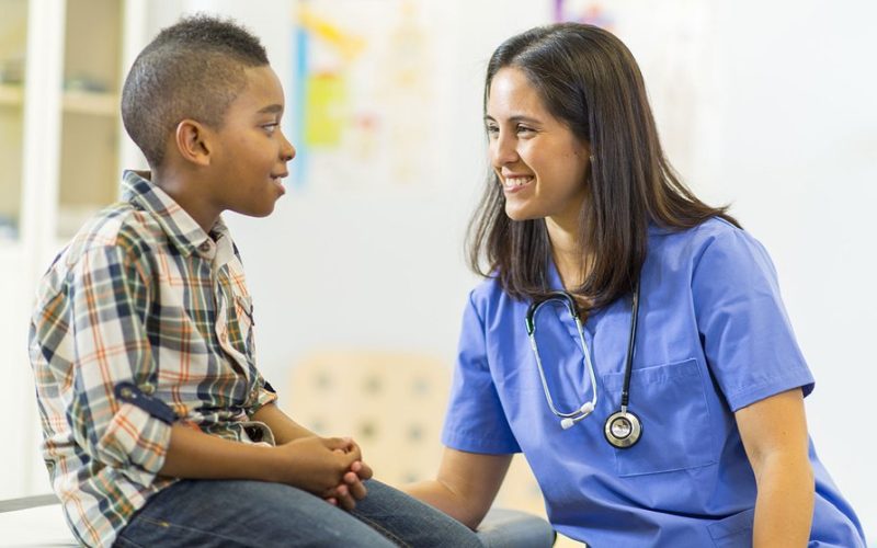70-aamc-news-student-clerkship-article-header.jpg__992x558_q85_crop-smart_subsampling-2_upscale